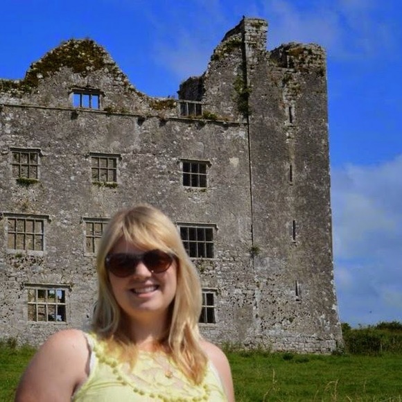 Meet your Posher, Molly - Picture 2 of 2