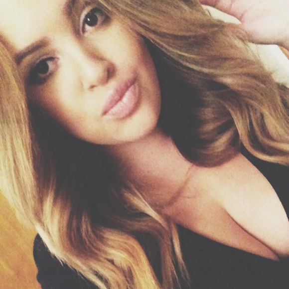 Meet your Posher, Angelica