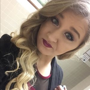 Meet your Posher, Danielle