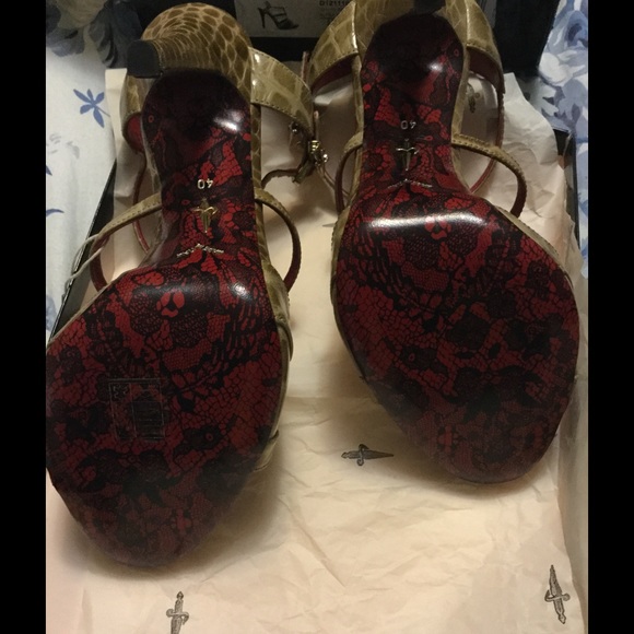 Brand New Shoes CESARE PACIOTTI HEELS! - Picture 3 of 4