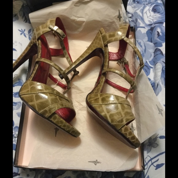 Brand New Shoes CESARE PACIOTTI HEELS! - Picture 4 of 4
