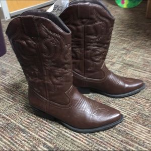 Brand new dark brown cowboy/cowgirl style boots