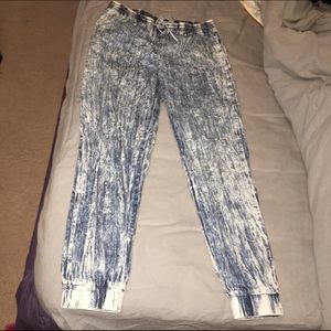 Acid wash jogger jeans