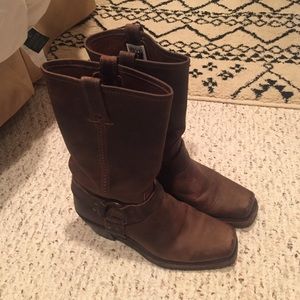 Frye Harness 12R in tan