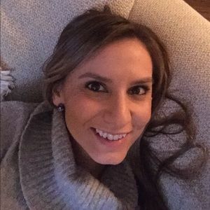 Meet your Posher, Desiree