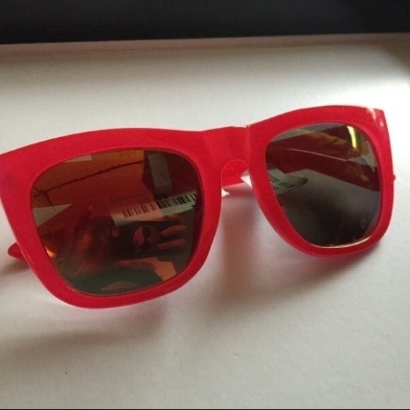 FREE PEOPLE HIDEAWAY TRAIL SUNGLASSES