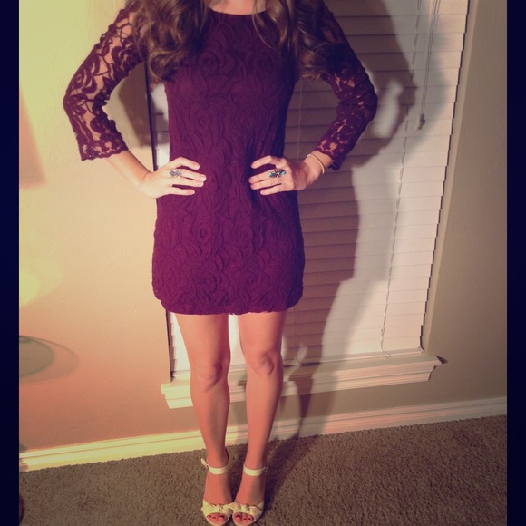 Xhilaration Dresses & Skirts - Purple dress with lace sleeves & lace overlay