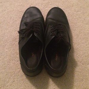 Safe to step non slip shoes size 8