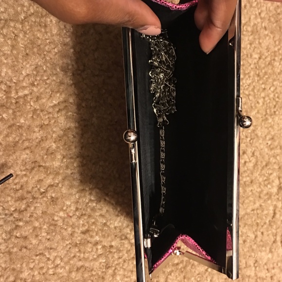 Clutch - Picture 2 of 2