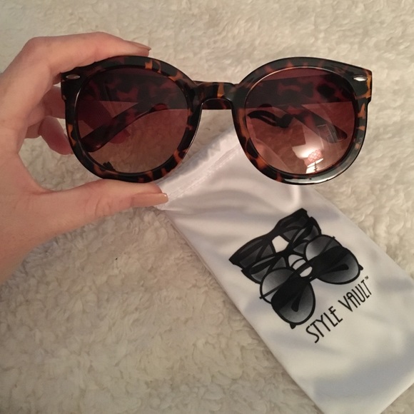 Brown turtle shell sunglasses, brown lenses - Picture 1 of 4