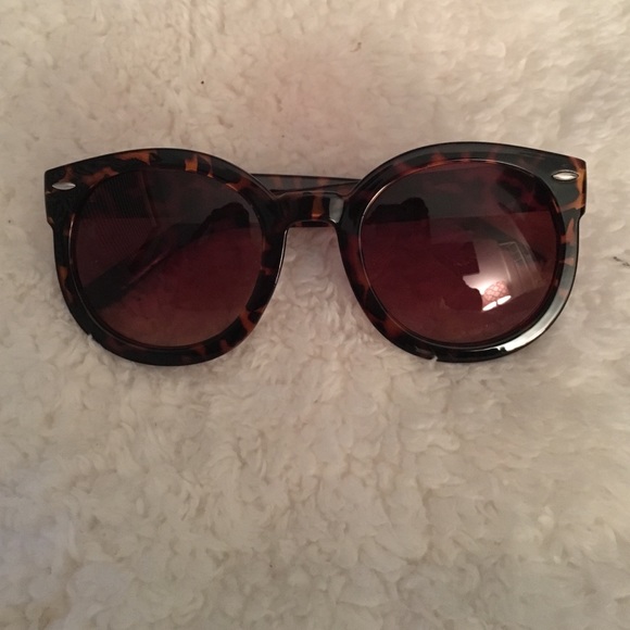 Brown turtle shell sunglasses, brown lenses - Picture 3 of 4