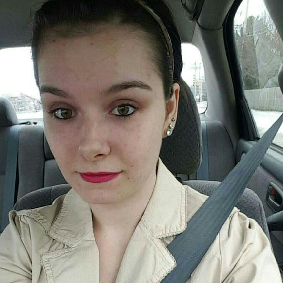 Meet your Posher, Shelbie - Picture 1 of 1