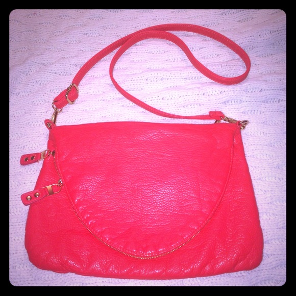✨ Beautiful Bright Red Boutique Cross Body Bag