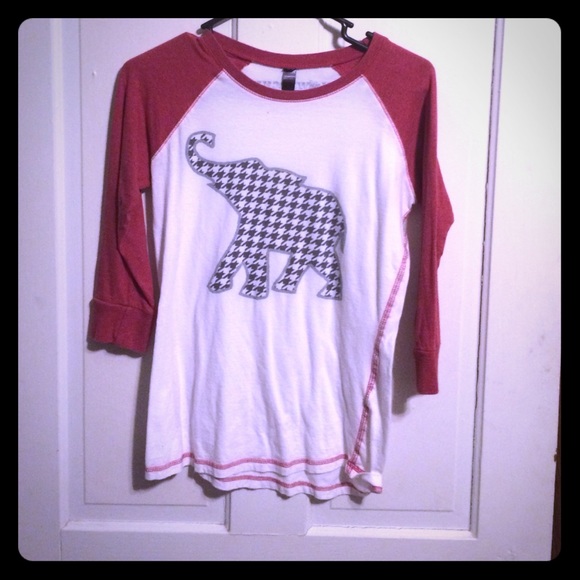 Raglan houndstooth elephant top with red sleeves