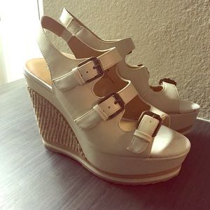 Nine West strappy buckle wedges