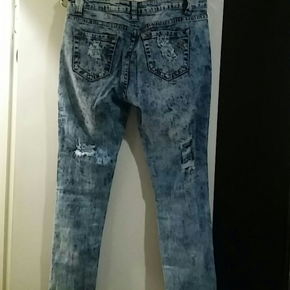 Bleached Washed Jeans - Picture 2 of 2