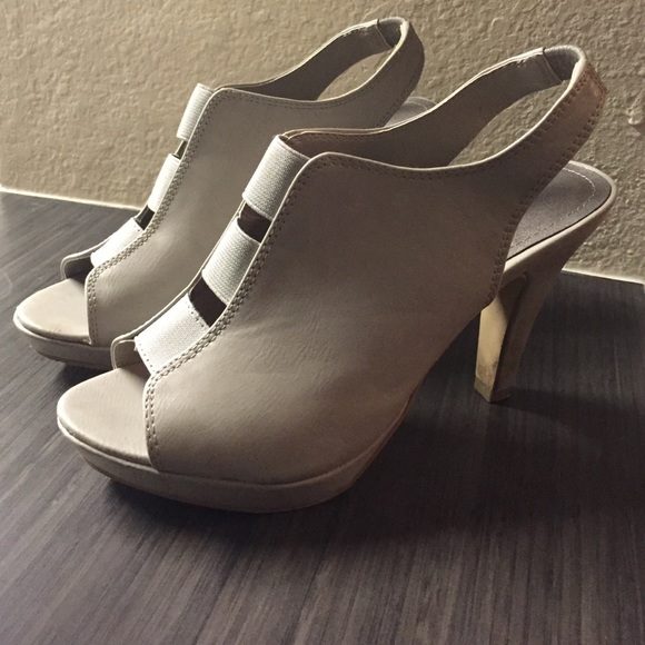 Grey Madden girl peep toe heels