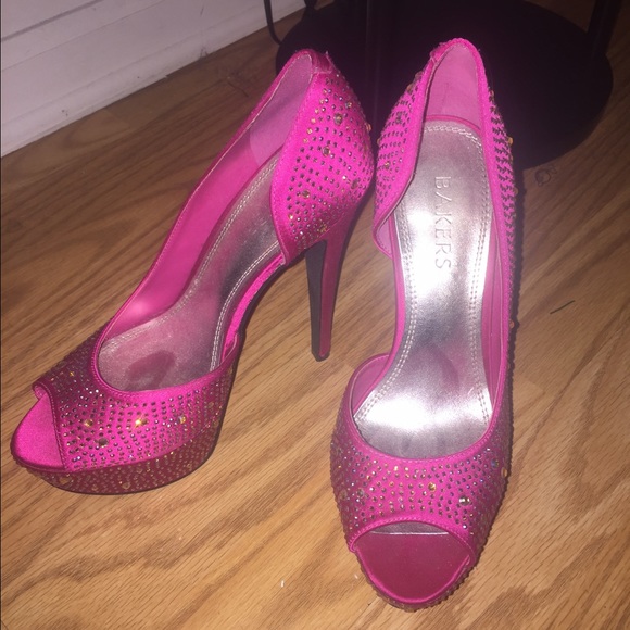 Hot Pink Bakers Heels! 👠👠 - Picture 2 of 4