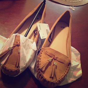 **SOLD ON MERC**Mustard brown suede shoes