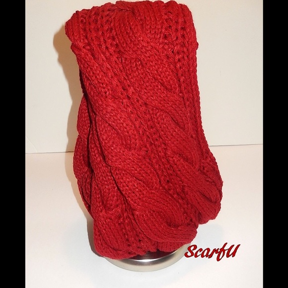 Chunky Solid Color Cable Knitted Infinity Red - Picture 2 of 4