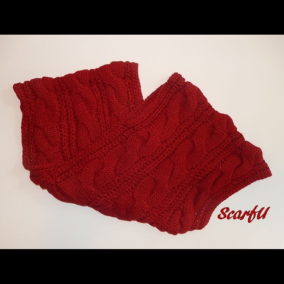 Chunky Solid Color Cable Knitted Infinity Red - Picture 3 of 4