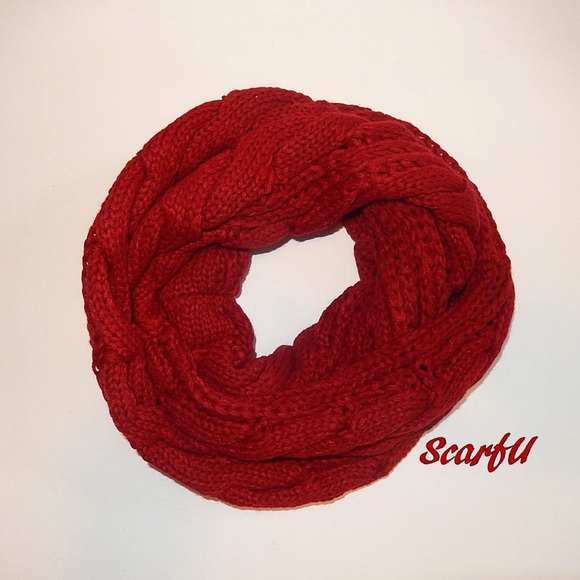 Chunky Solid Color Cable Knitted Infinity Red - Picture 4 of 4