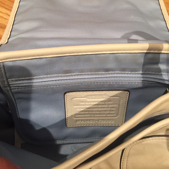 Coach cross body purse! - Picture 2 of 3