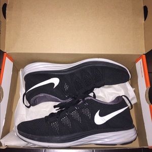 Nike women's flyknit