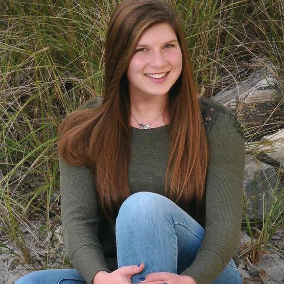 Meet your Posher, Emily - Picture 1 of 1