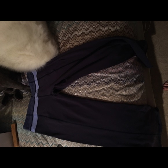 Lululemon size 6
