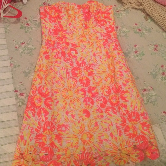 I am selling a lilly Pulitzer dress