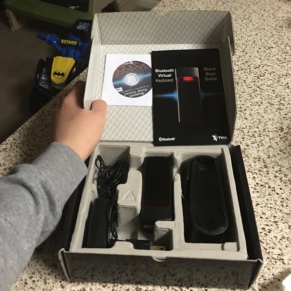 Bluetooth virtual keyboard - Picture 2 of 4