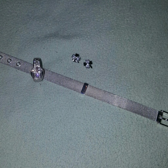 Dress - Picture 4 of 4