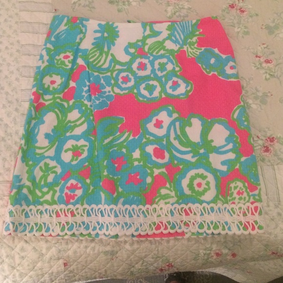 This is a brand-new Lilly skirt