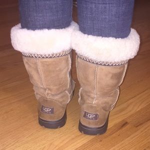 UGG boots - SIZE 7