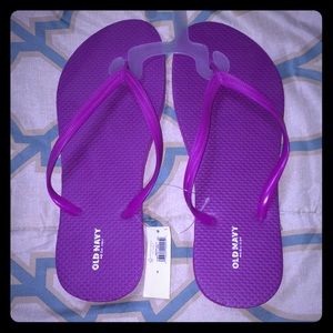 Sz 9 purple flip flops