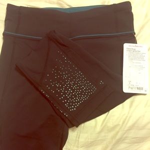 Lululemon NWT Pace Rival Lights Out crop