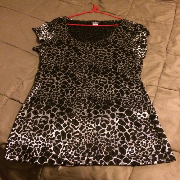 Black n gray animal print shirt