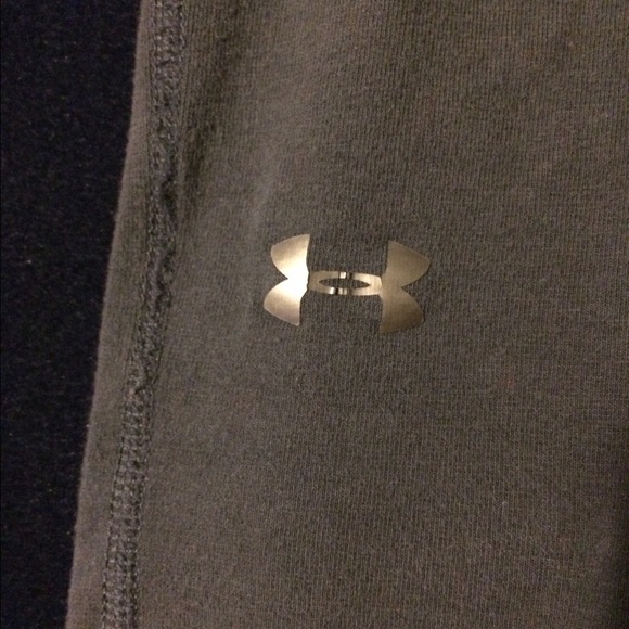 Under Armor Grey fitted athletic leggings