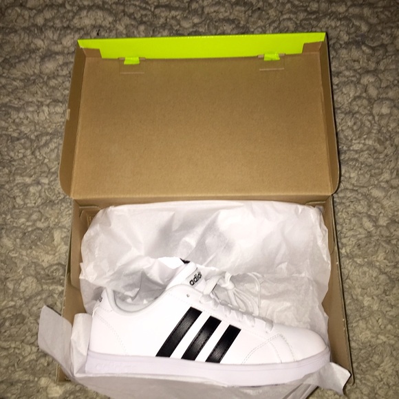 ❌SOLD on Ⓜ️ercari - NWT! Adidas Women Sneakers - Picture 2 of 4