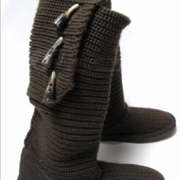 BearPaw Sweater Boots Like New - Picture 1 of 4