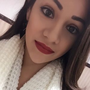 Meet your Posher, Laritza