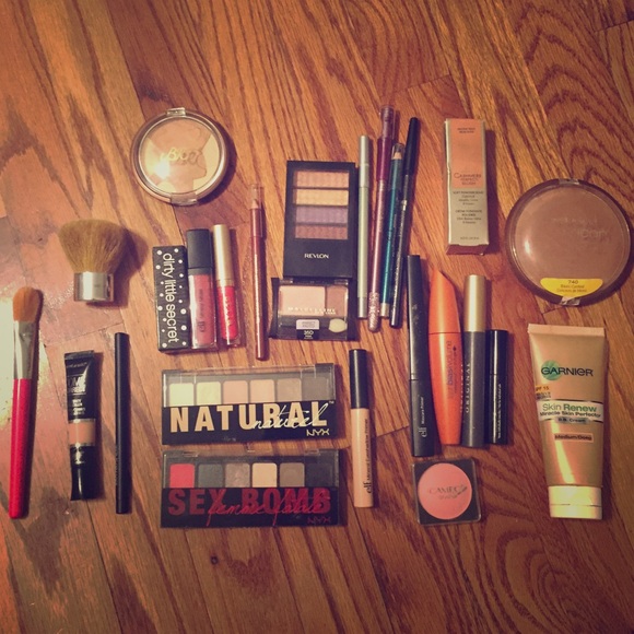 Makeup bundle