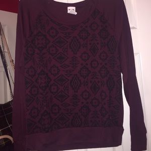 Aztec print Vs shirt