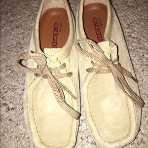 Clarks wallabee