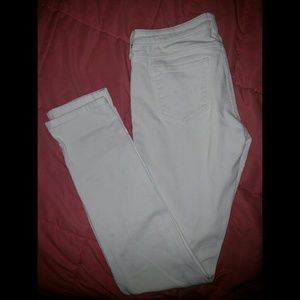 White skinny jeans