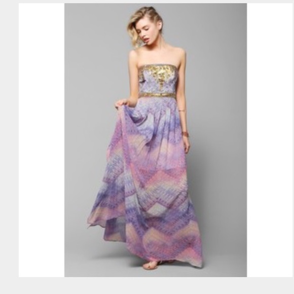 Amazing Treasure Trove Urban Outfitters maxi!