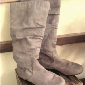 ⚡️flash sale⚡️Gray faux suede flat knee high boots