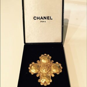 Authentic Vintage CHANEL gold broach