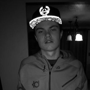 Meet your Posher, Ethan